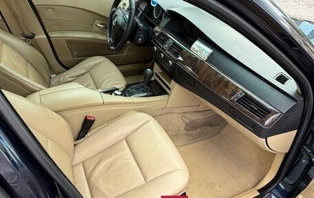 BMW 5 серия, 2004 год, 850 000 рублей, 15 фотография