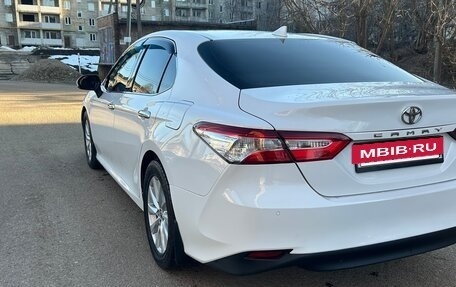 Toyota Camry, 2018 год, 2 450 000 рублей, 3 фотография