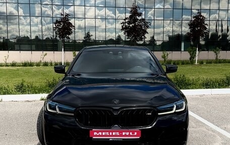 BMW 5 серия, 2018 год, 3 550 000 рублей, 2 фотография