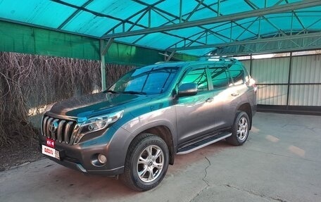 Toyota Land Cruiser Prado 150 рестайлинг 2, 2015 год, 4 000 000 рублей, 6 фотография
