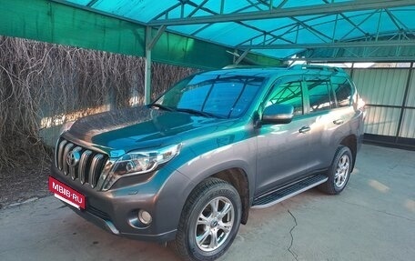 Toyota Land Cruiser Prado 150 рестайлинг 2, 2015 год, 4 000 000 рублей, 8 фотография