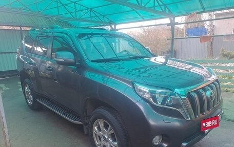 Toyota Land Cruiser Prado 150 рестайлинг 2, 2015 год, 4 000 000 рублей, 20 фотография