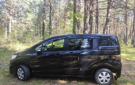 Honda Freed I, 2014 год, 1 060 000 рублей, 6 фотография
