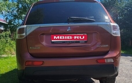Mitsubishi Outlander III рестайлинг 3, 2012 год, 969 000 рублей, 2 фотография