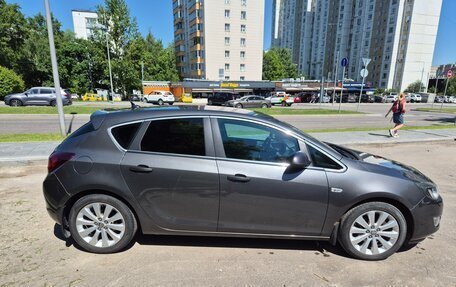 Opel Astra J, 2011 год, 650 000 рублей, 9 фотография