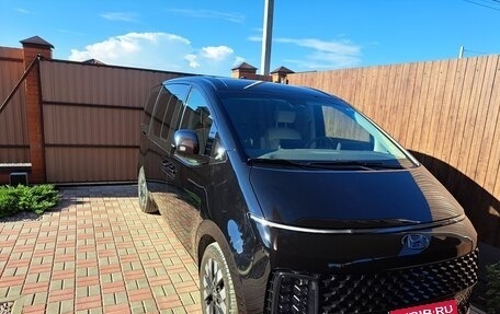 Hyundai Staria, 2023 год, 6 500 000 рублей, 1 фотография