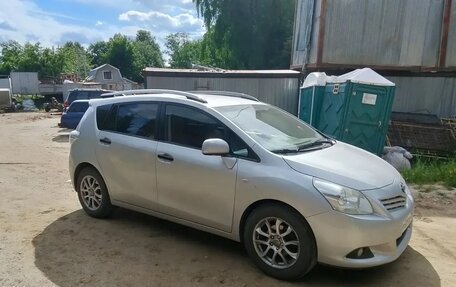 Toyota Verso I, 2009 год, 1 000 000 рублей, 2 фотография