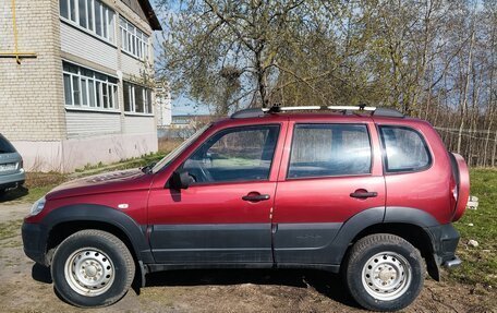 Chevrolet Niva I рестайлинг, 2011 год, 570 000 рублей, 4 фотография