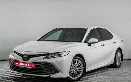 Toyota Camry, 2021 год, 3 055 000 рублей, 2 фотография