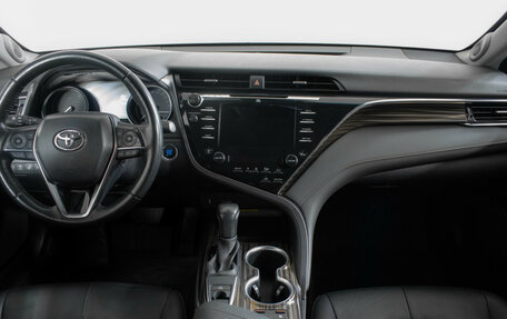 Toyota Camry, 2021 год, 3 055 000 рублей, 12 фотография