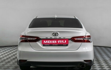 Toyota Camry, 2021 год, 3 055 000 рублей, 7 фотография