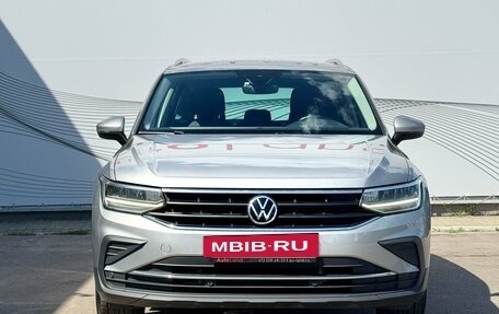Volkswagen Tiguan II, 2021 год, 2 540 000 рублей, 3 фотография