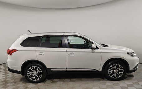 Mitsubishi Outlander III рестайлинг 3, 2016 год, 1 599 000 рублей, 4 фотография