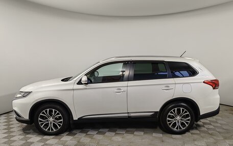 Mitsubishi Outlander III рестайлинг 3, 2016 год, 1 599 000 рублей, 8 фотография