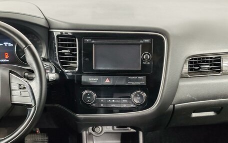 Mitsubishi Outlander III рестайлинг 3, 2016 год, 1 599 000 рублей, 15 фотография