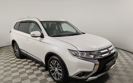 Mitsubishi Outlander III рестайлинг 3, 2016 год, 1 599 000 рублей, 3 фотография