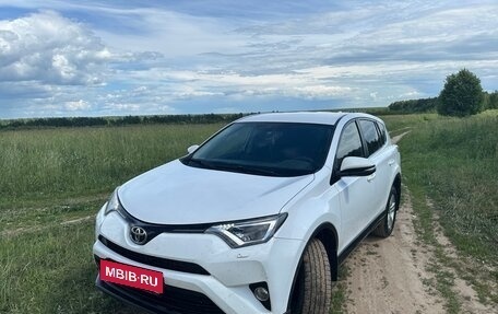 Toyota RAV4, 2017 год, 2 500 000 рублей, 3 фотография