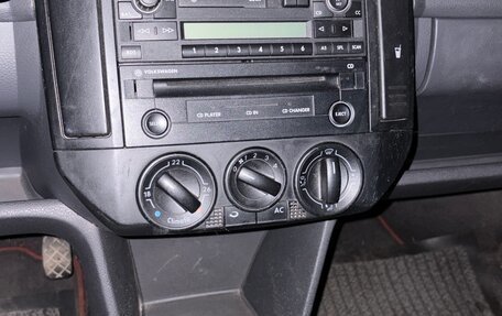 Volkswagen Polo IV рестайлинг, 2002 год, 490 000 рублей, 12 фотография