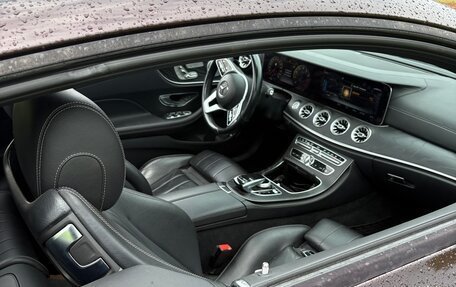 Mercedes-Benz E-Класс, 2018 год, 3 300 000 рублей, 15 фотография