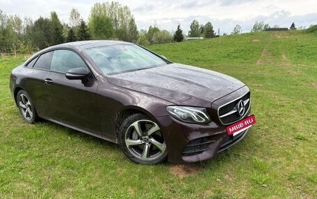 Mercedes-Benz E-Класс, 2018 год, 3 300 000 рублей, 5 фотография