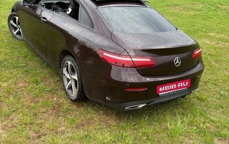 Mercedes-Benz E-Класс, 2018 год, 3 300 000 рублей, 10 фотография
