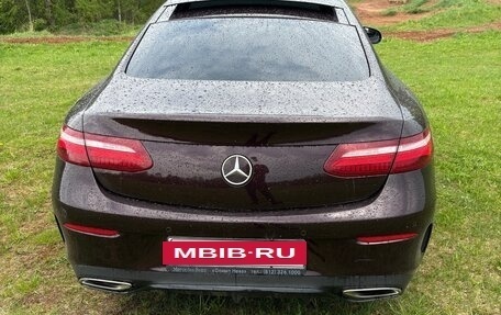 Mercedes-Benz E-Класс, 2018 год, 3 300 000 рублей, 9 фотография