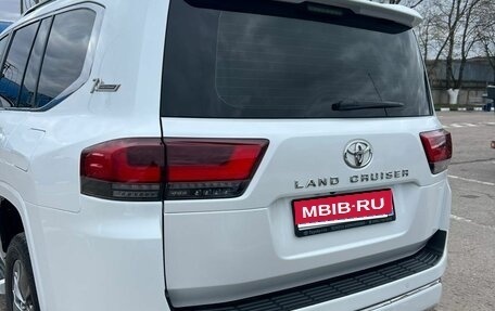 Toyota Land Cruiser, 2021 год, 7 850 000 рублей, 1 фотография