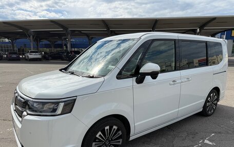 Honda Stepwgn, 2024 год, 3 200 000 рублей, 4 фотография