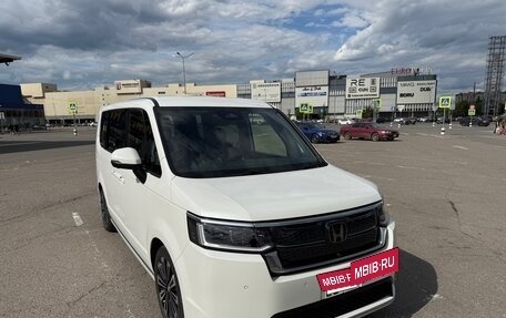 Honda Stepwgn, 2024 год, 3 200 000 рублей, 2 фотография