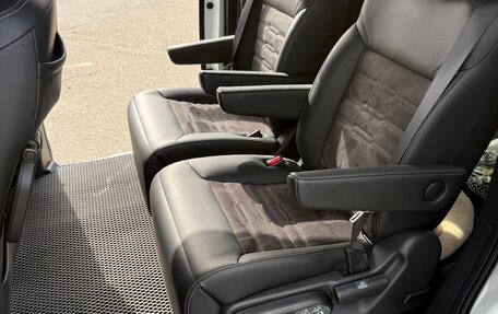 Honda Stepwgn, 2024 год, 3 200 000 рублей, 13 фотография