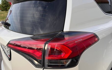 Toyota RAV4, 2016 год, 2 620 000 рублей, 12 фотография