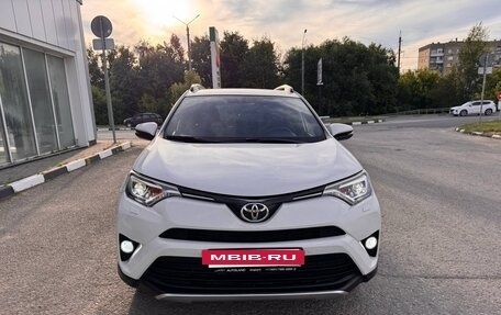 Toyota RAV4, 2016 год, 2 620 000 рублей, 2 фотография