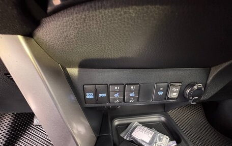 Toyota RAV4, 2016 год, 2 620 000 рублей, 21 фотография