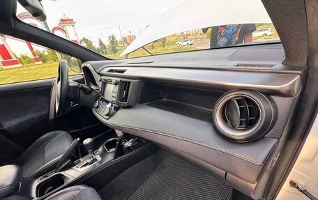 Toyota RAV4, 2016 год, 2 620 000 рублей, 26 фотография