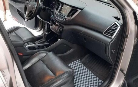 Hyundai Tucson III, 2016 год, 1 880 000 рублей, 6 фотография