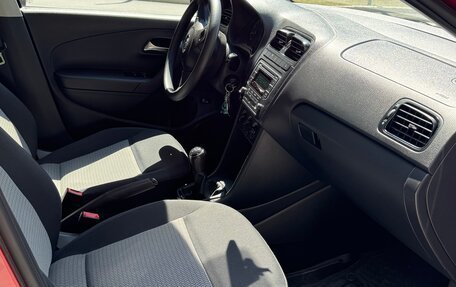 Volkswagen Polo VI (EU Market), 2013 год, 860 000 рублей, 39 фотография