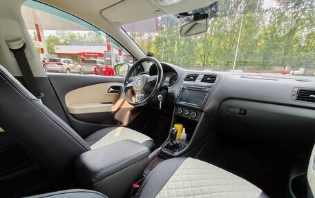Volkswagen Polo VI (EU Market), 2012 год, 650 000 рублей, 10 фотография