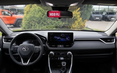 Toyota RAV4, 2025 год, 3 878 000 рублей, 13 фотография