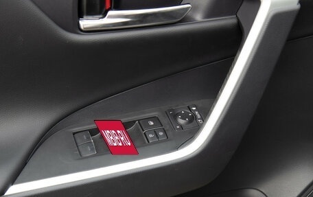 Toyota RAV4, 2025 год, 3 878 000 рублей, 21 фотография