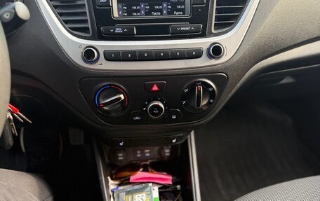 Hyundai Solaris II рестайлинг, 2017 год, 990 000 рублей, 16 фотография