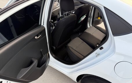 Hyundai Solaris II рестайлинг, 2017 год, 990 000 рублей, 19 фотография