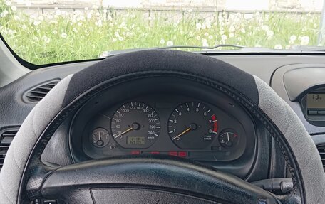 Mitsubishi Carisma I, 2002 год, 90 000 рублей, 2 фотография
