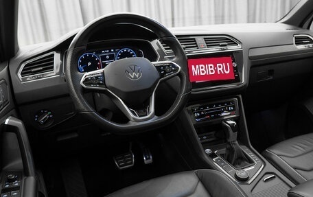 Volkswagen Tiguan II, 2022 год, 3 050 000 рублей, 7 фотография
