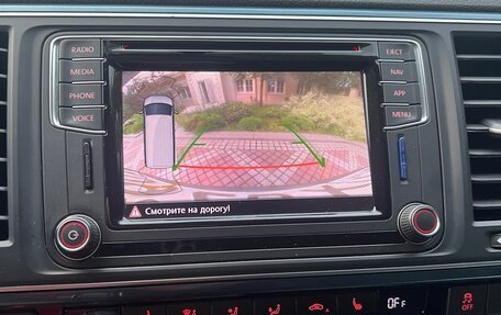 Volkswagen Multivan T6 рестайлинг, 2017 год, 3 300 000 рублей, 6 фотография