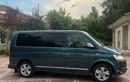 Volkswagen Multivan T6 рестайлинг, 2017 год, 3 300 000 рублей, 11 фотография