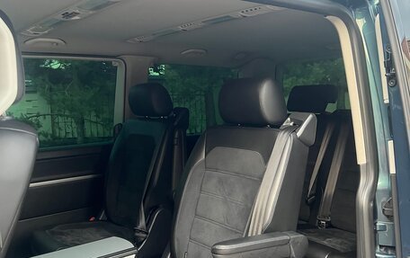 Volkswagen Multivan T6 рестайлинг, 2017 год, 3 300 000 рублей, 12 фотография