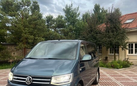 Volkswagen Multivan T6 рестайлинг, 2017 год, 3 300 000 рублей, 13 фотография
