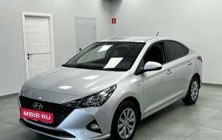 Hyundai Solaris II рестайлинг, 2021 год, 1 750 000 рублей, 4 фотография