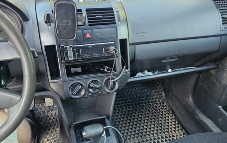 Volkswagen Polo IV рестайлинг, 2003 год, 350 000 рублей, 9 фотография