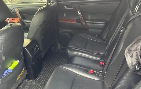 Toyota Highlander III, 2012 год, 2 100 000 рублей, 4 фотография